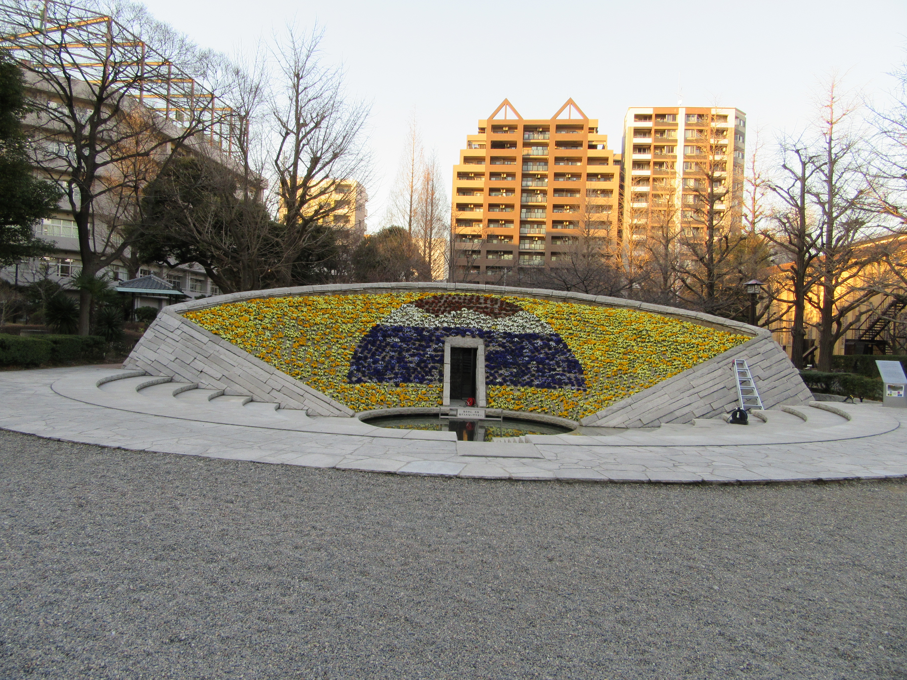 東京空襲犠牲者を追悼し平和を祈念する碑
